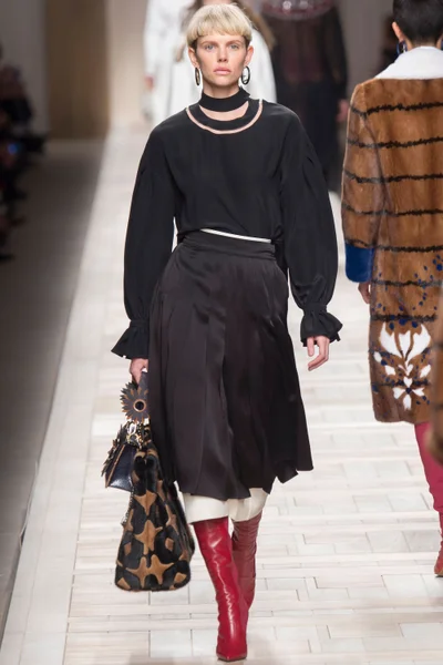 Look 36